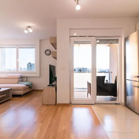 Apartment Sunny Apartment *