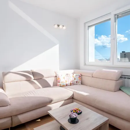 Apartment Sunny Apartment *