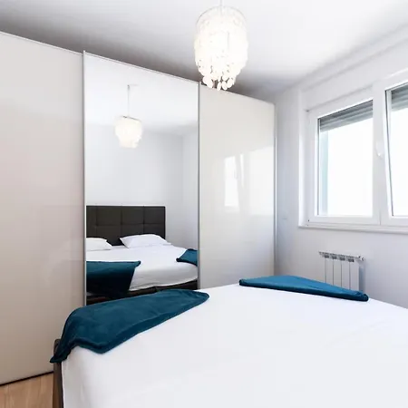 Sunny Apartment Apartment